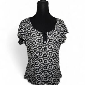 Dress Barn Black and White Floral Blouse